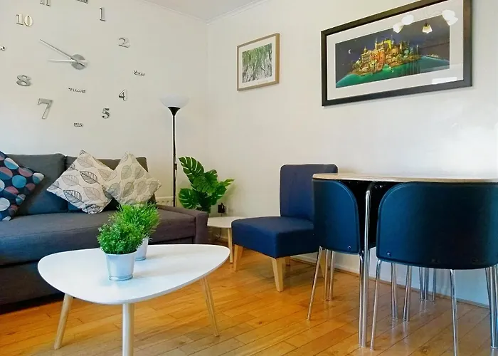 Very Central Location- Free Parking - 2 Bedrooms