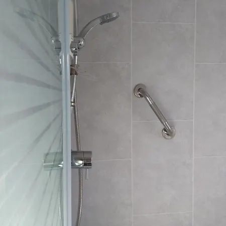 Very Central Location- Free Parking - 2 Bedrooms Belfast Exterior foto